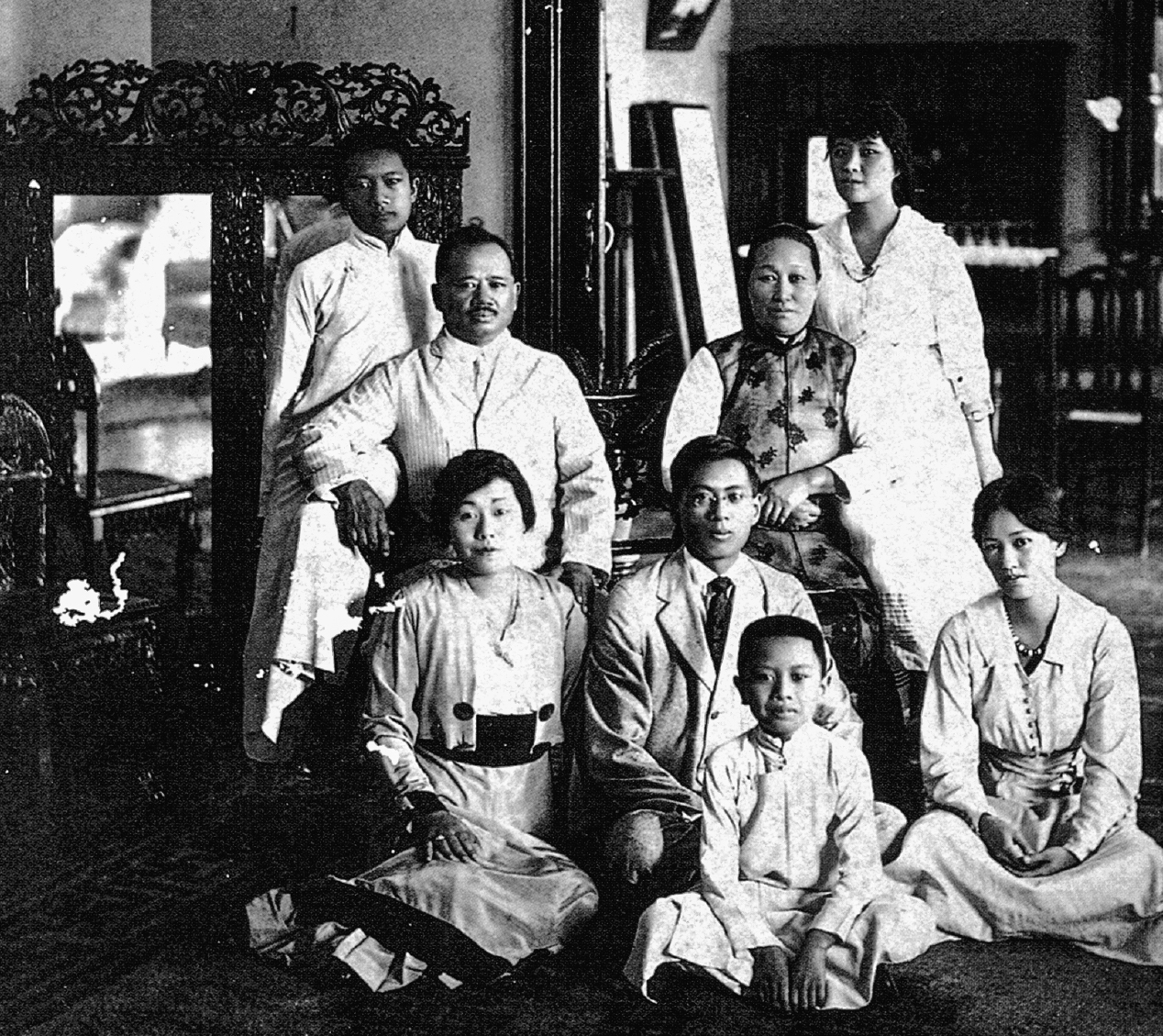 1917年上海宋氏家族合影