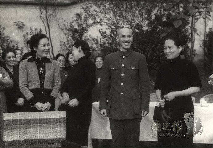 1940年重庆范庄招待各界妇女人士